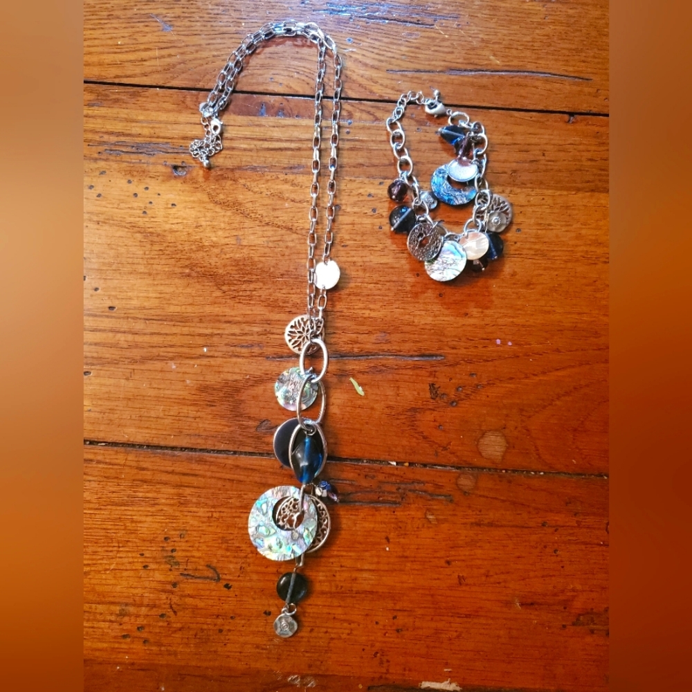 Lia Sophia necklace and bracelet set
